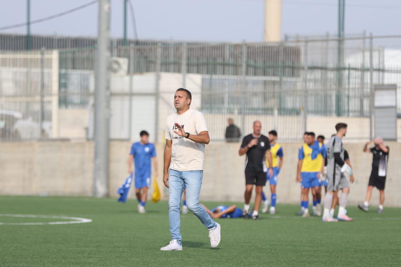 עוואדי כועס על צוות השיפוט (וואסים מוואסי)